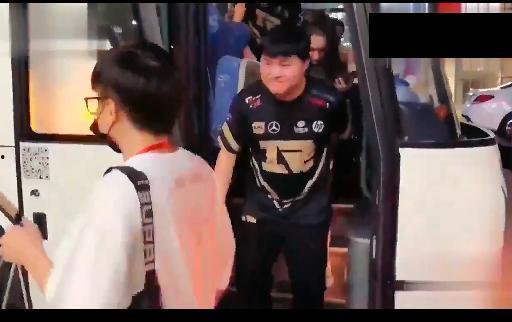 爆料网红女友是谁啊视频,视频爆料背后的神秘人物  第1张